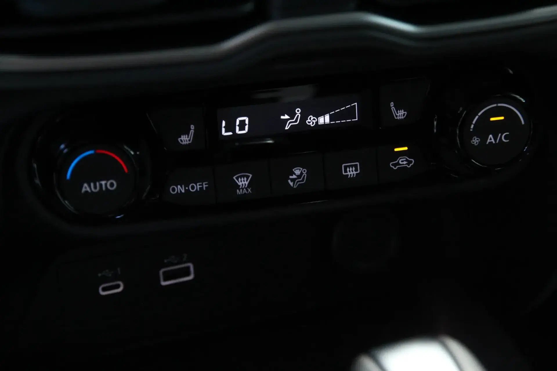 Nissan Juke 1.0 DIG-T N-Connecta NAV.+TwoTone NC DCT 3