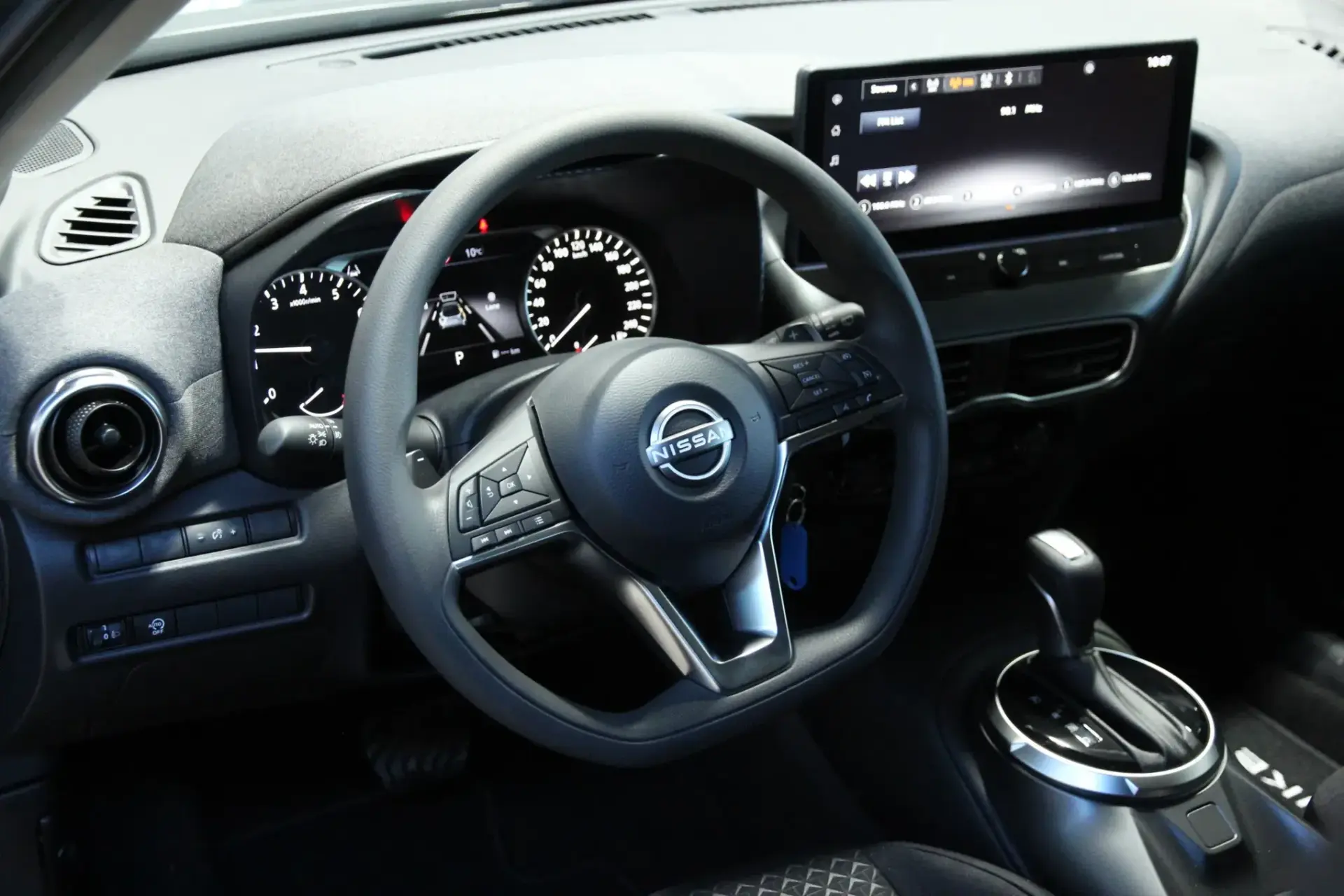 Nissan Juke 1.0 DIG-T N-Connecta NAV.+TwoTone NC DCT 19