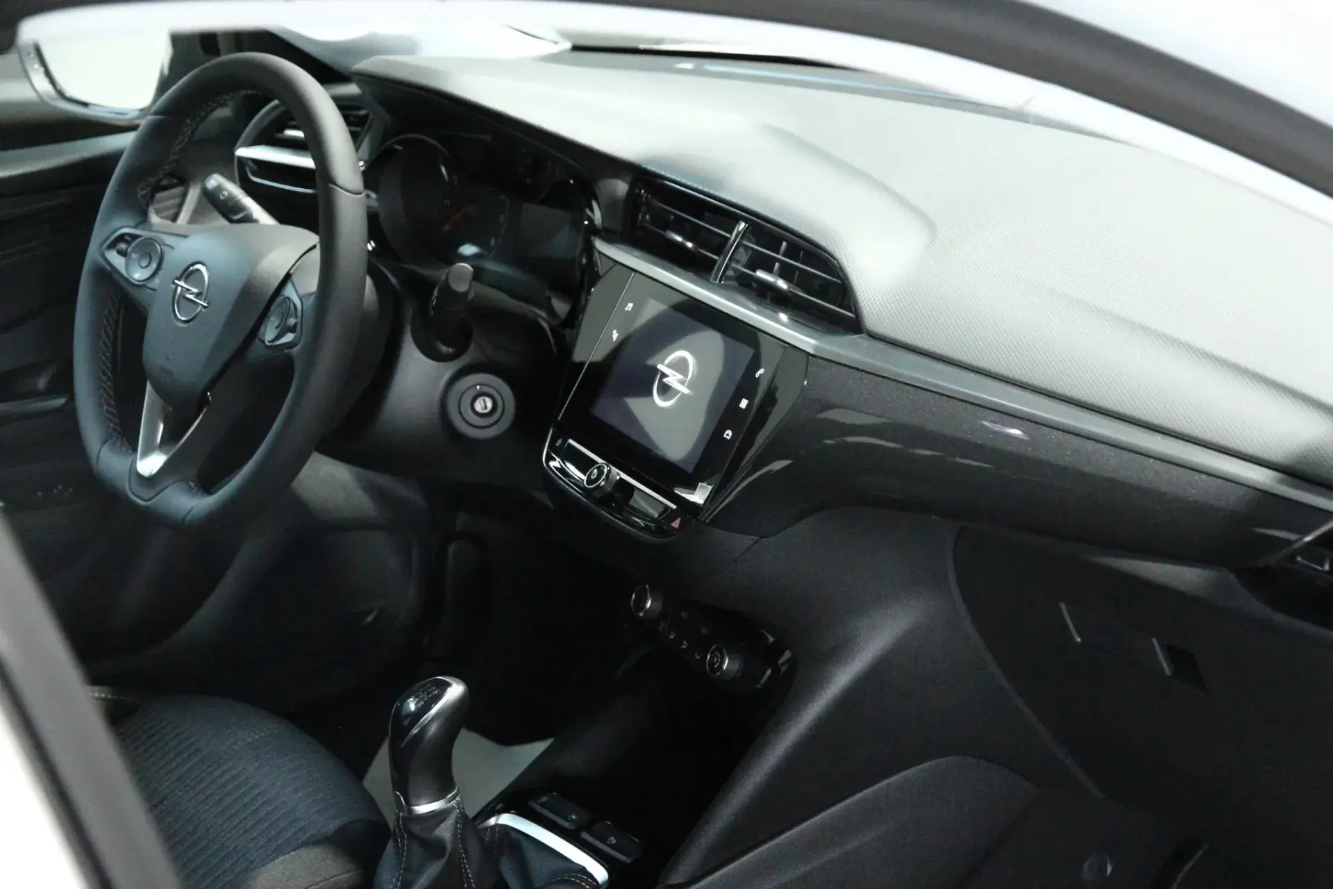 Opel Corsa 1.2 Business 19