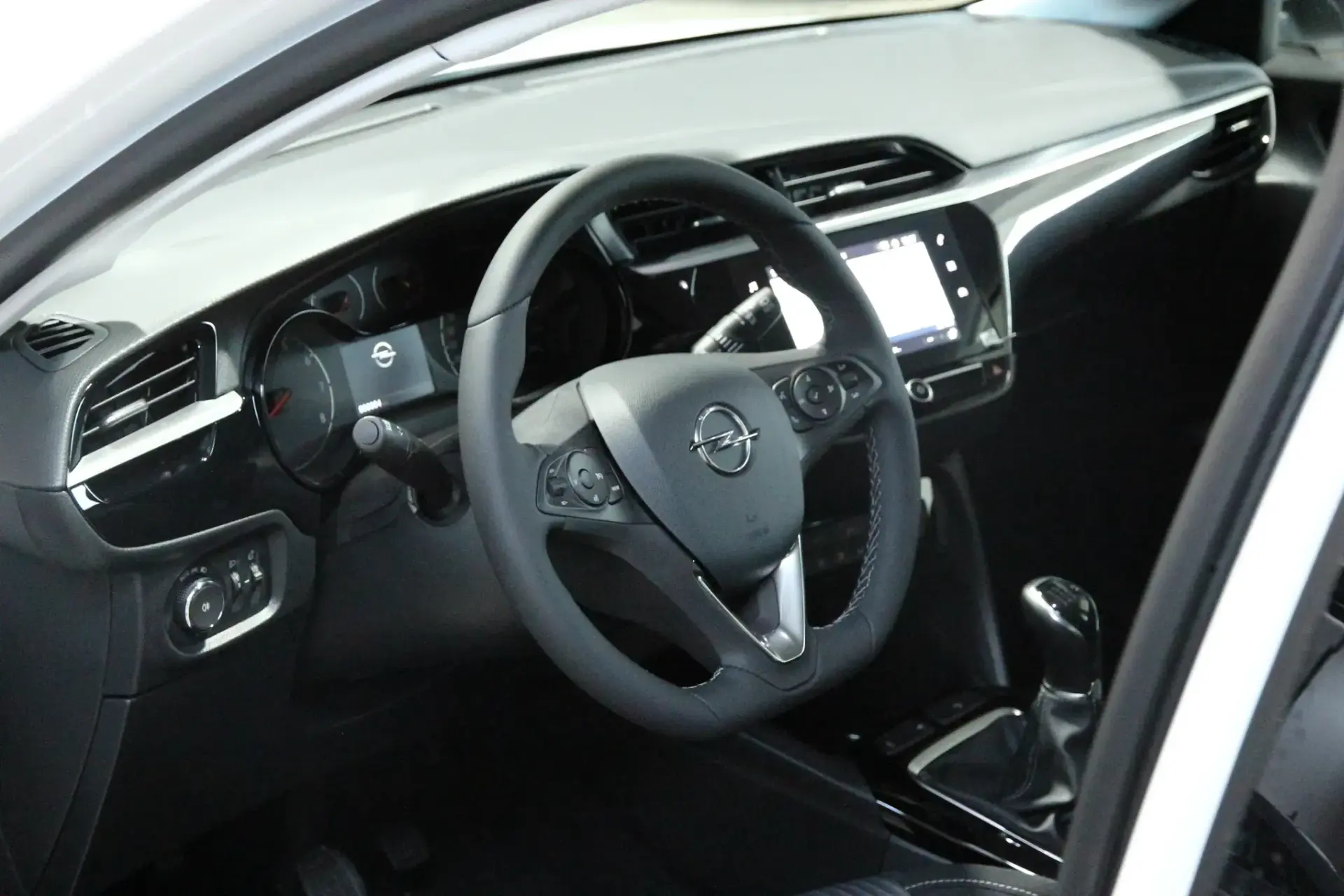 Opel Corsa 1.2 Business 21