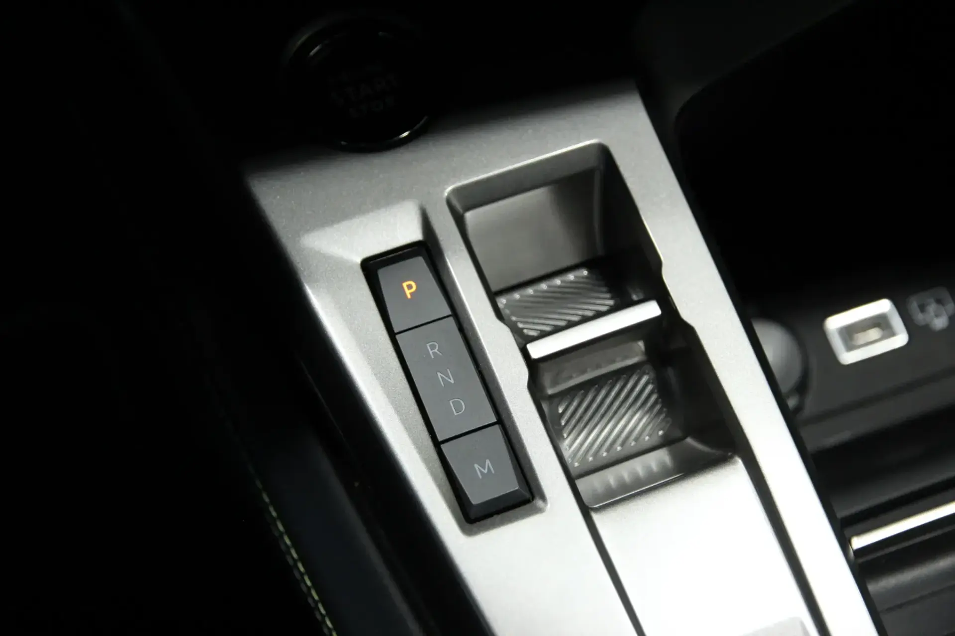 Peugeot 408 1.2 PureTech GT EAT8 4