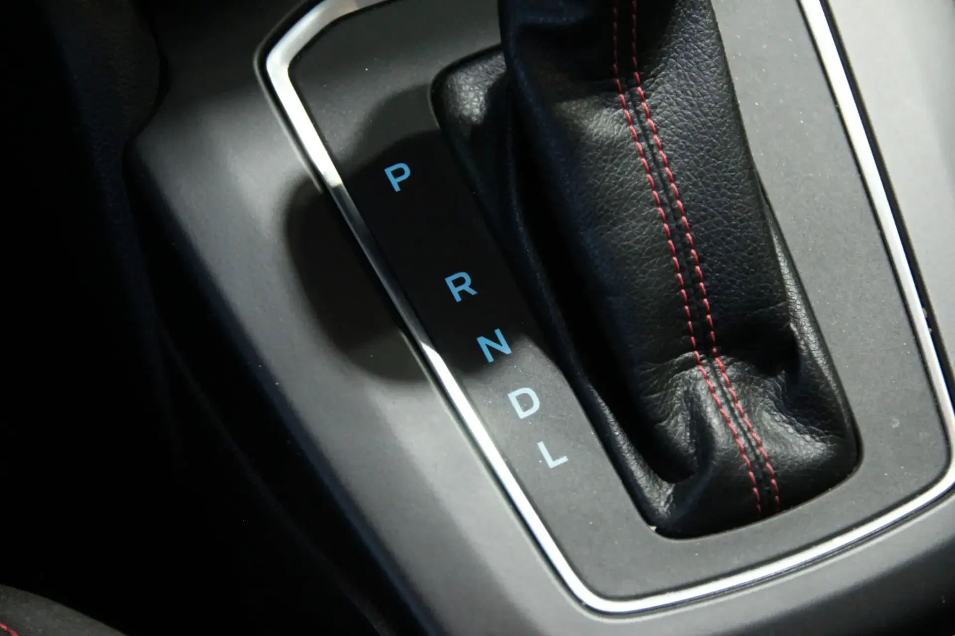 Ford Focus SW 1.0 EcoBoost MHEV ST-Line Aut. 5