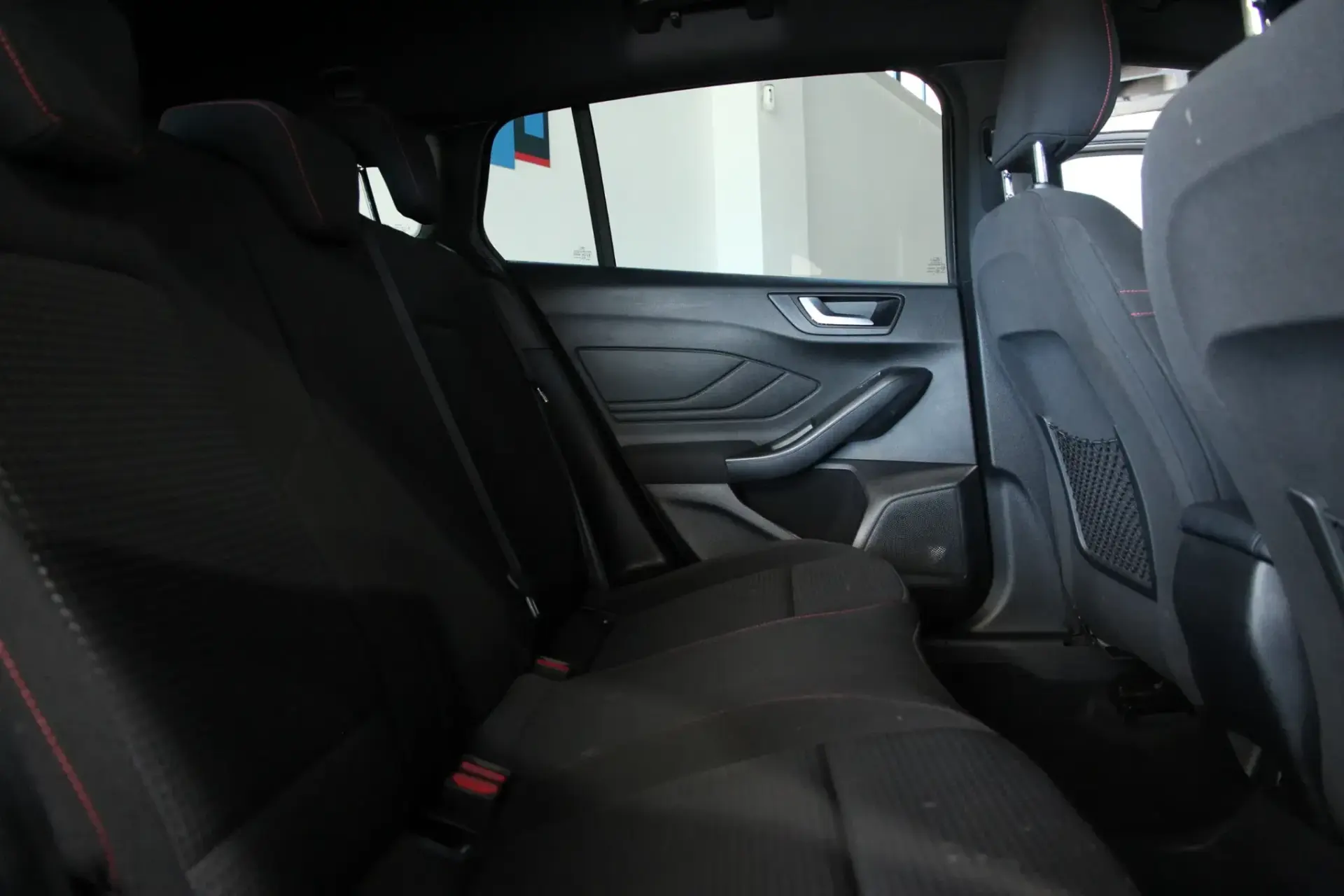 Ford Focus SW 1.0 EcoBoost MHEV ST-Line Aut. 15