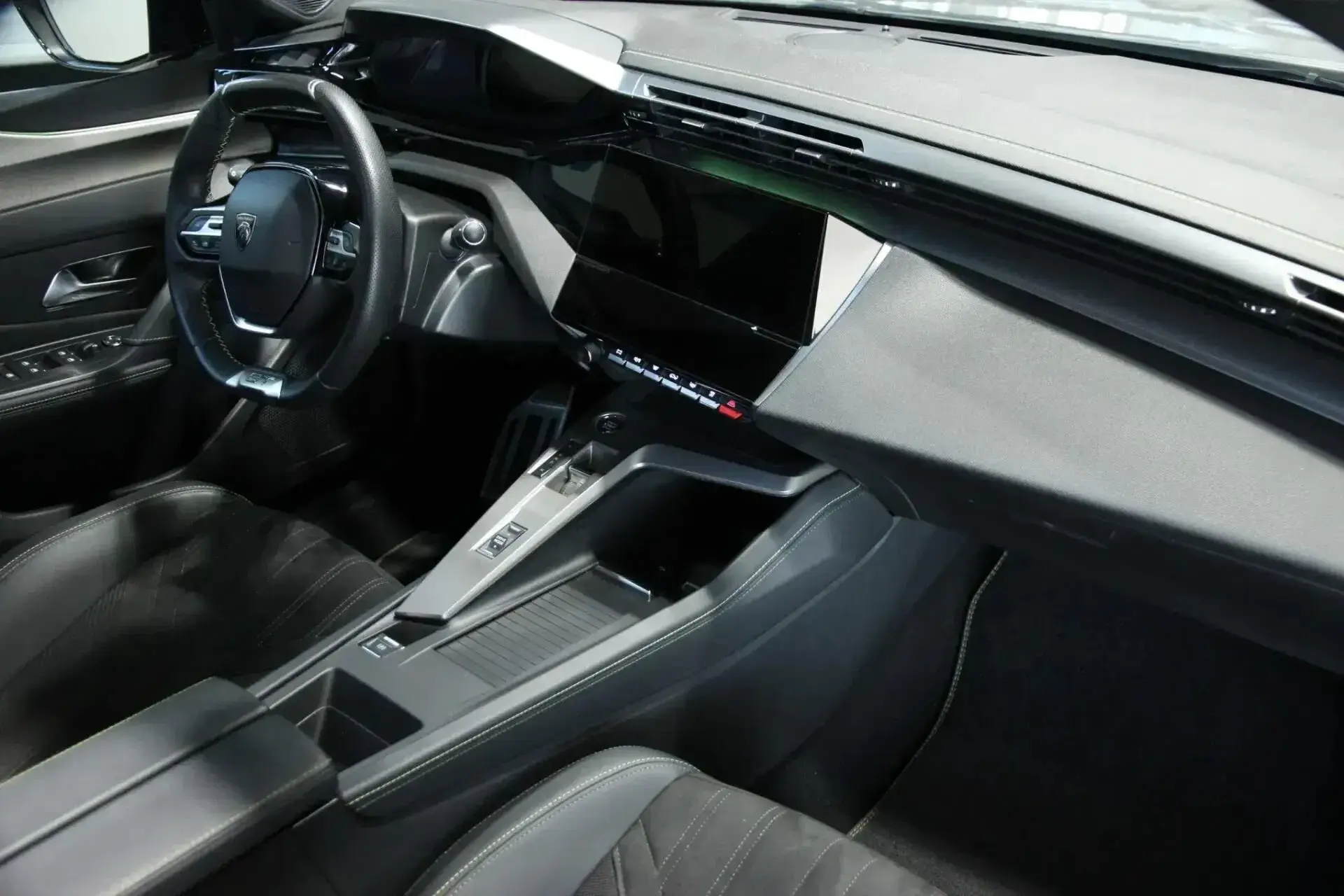 Peugeot 408 1.2 PureTech GT EAT8 22