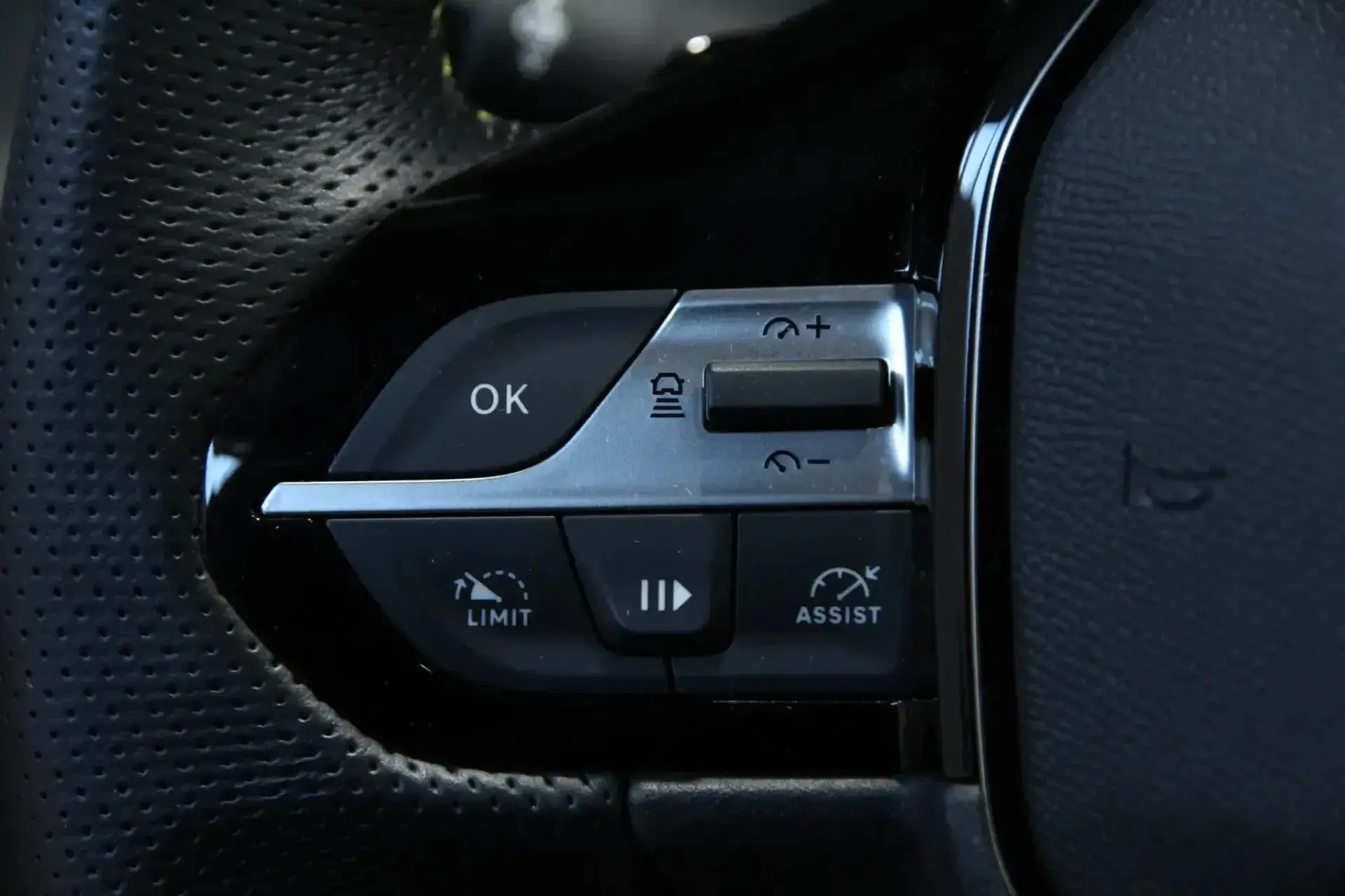 Peugeot 408 1.2 PureTech GT EAT8 29