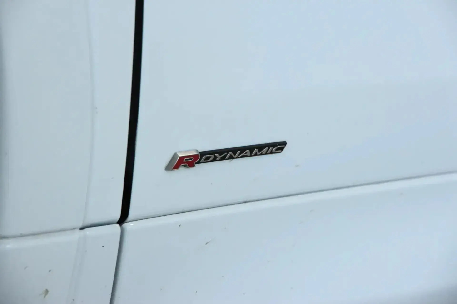 Land Rover Discovery Sport 2.0 eD4 R-Dynamic SE 7L 18