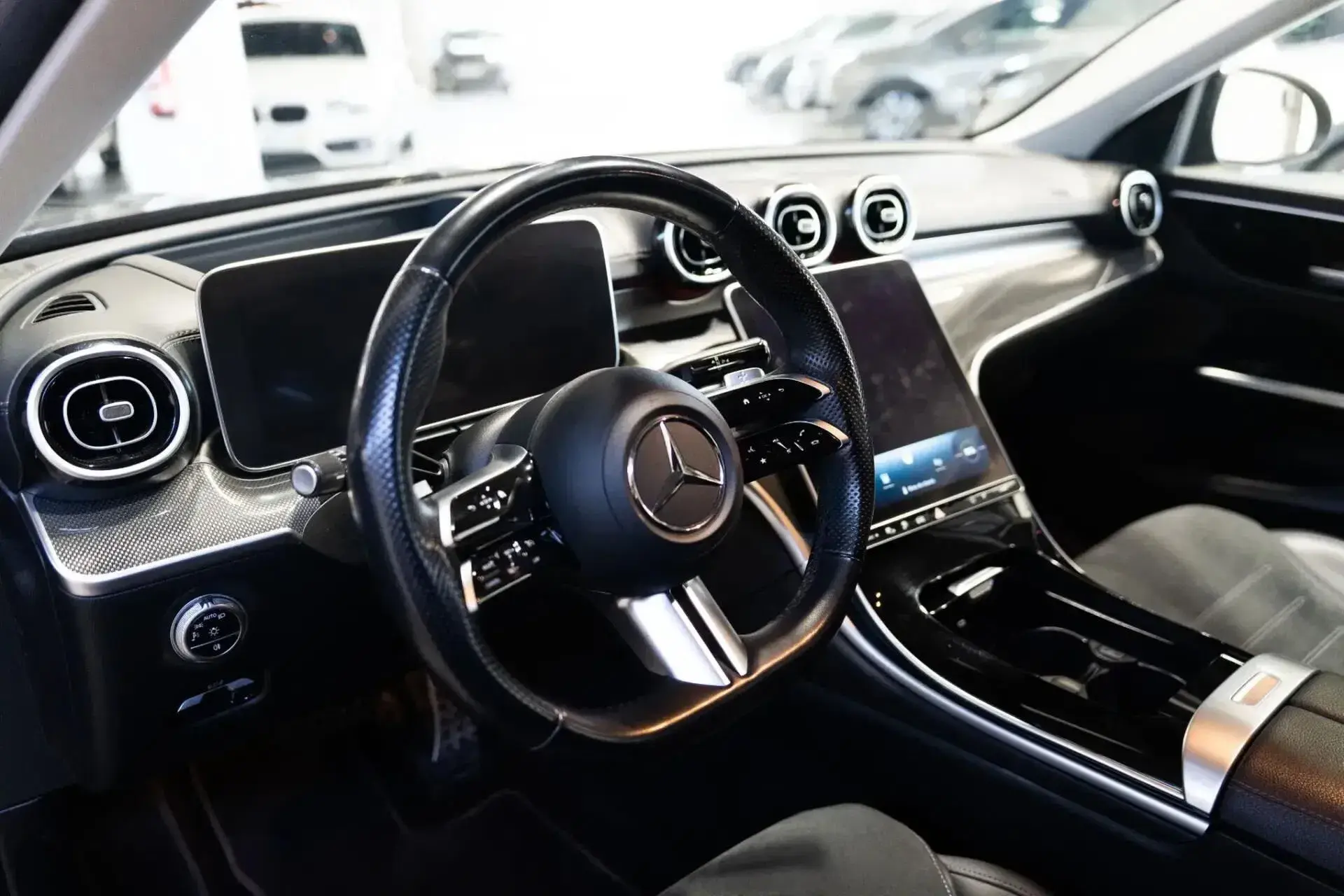 Mercedes-Benz C 300 e T 9G-TRONIC AMG Line 12