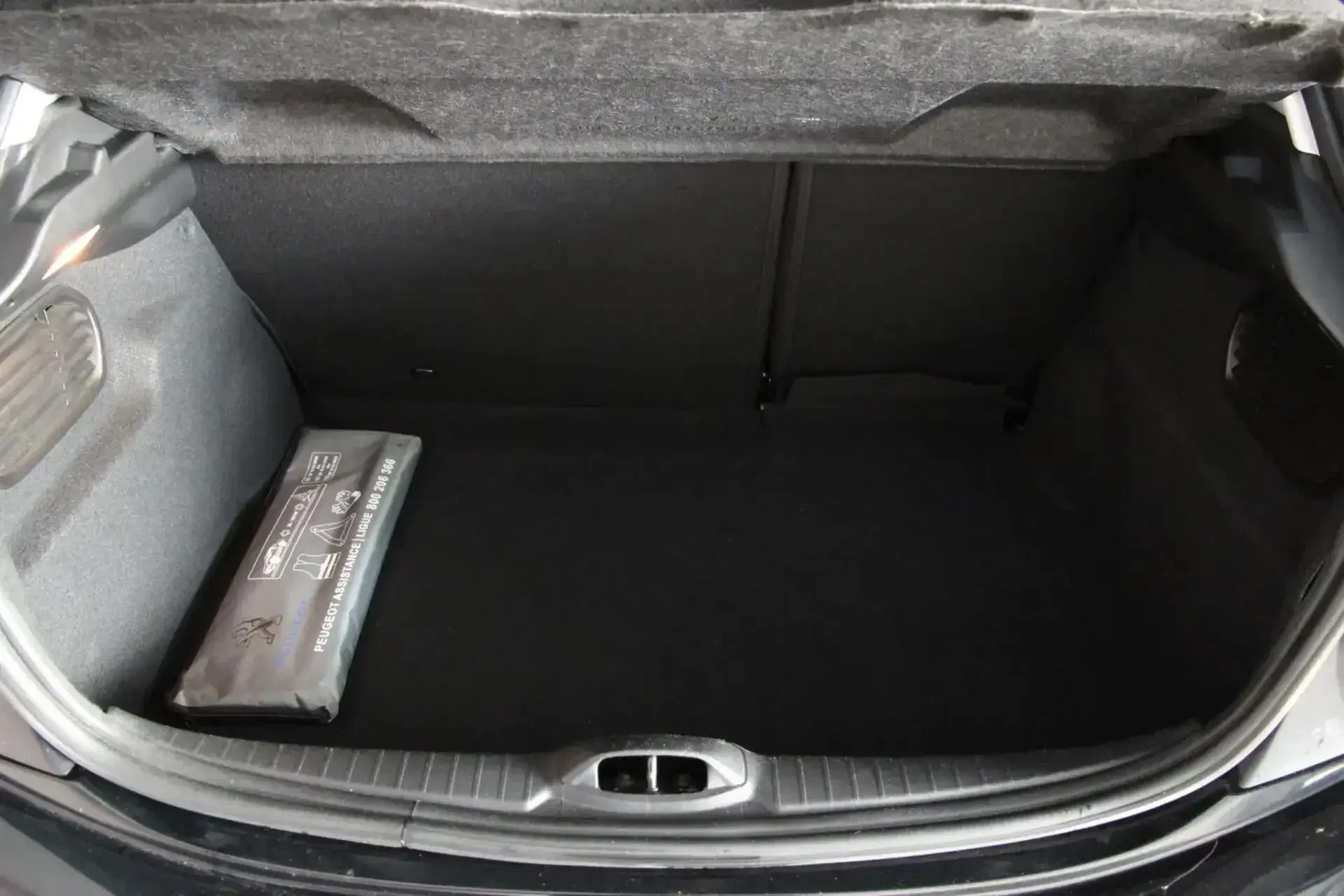 Peugeot 208 1.2 PureTech Style 7