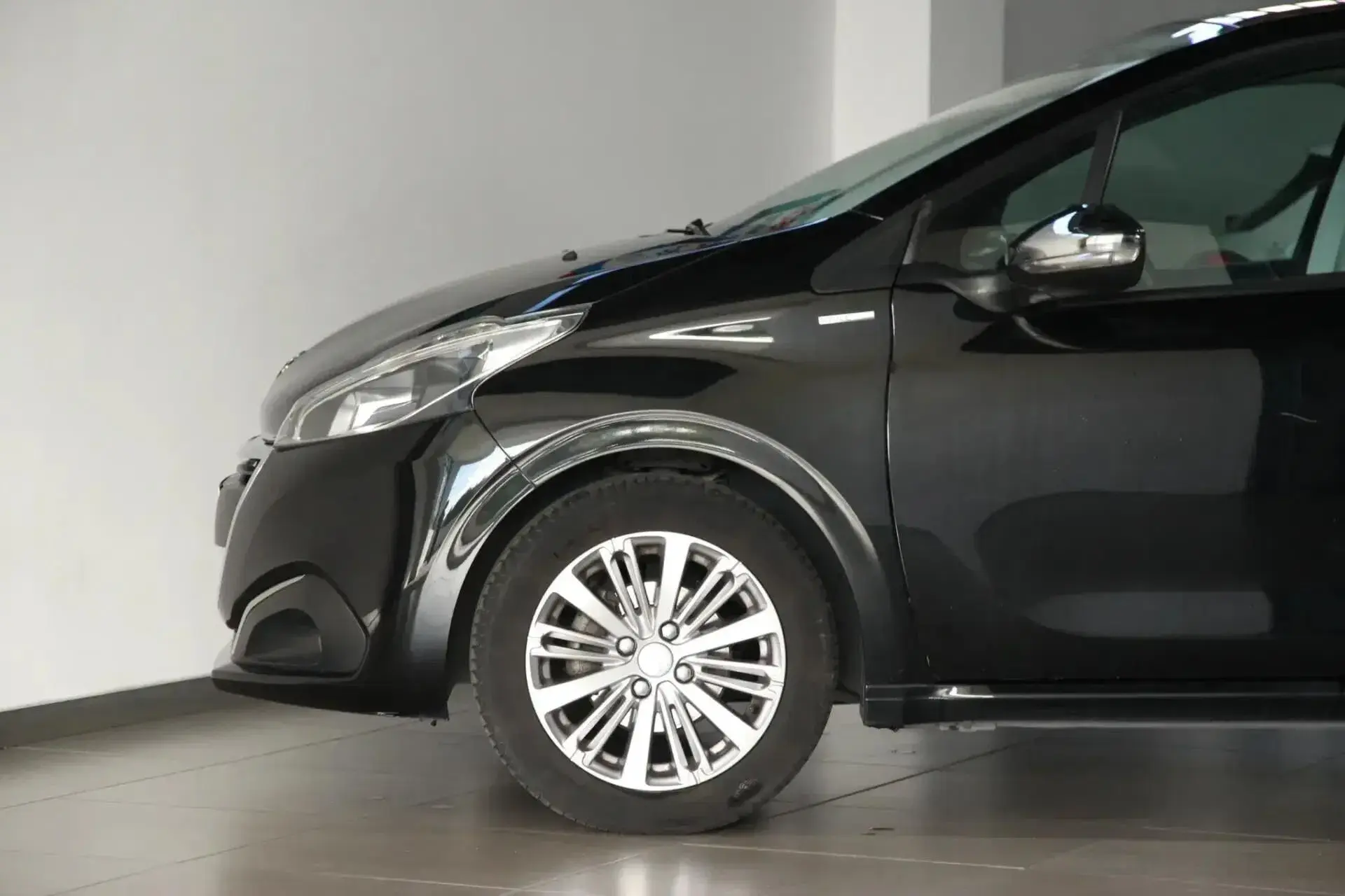 Peugeot 208 1.2 PureTech Style 9