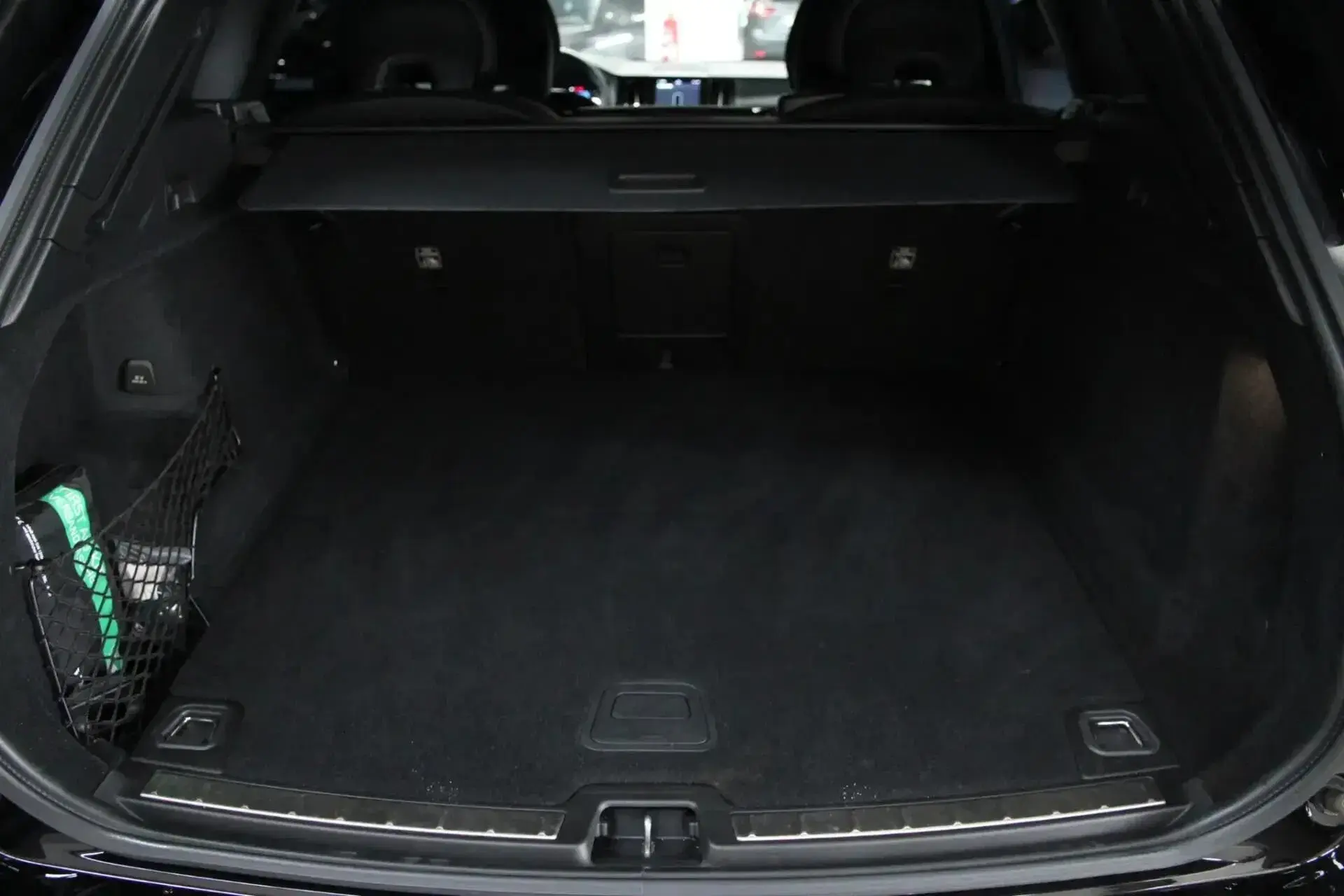Volvo XC 60 2.0 B4 R-Design 11