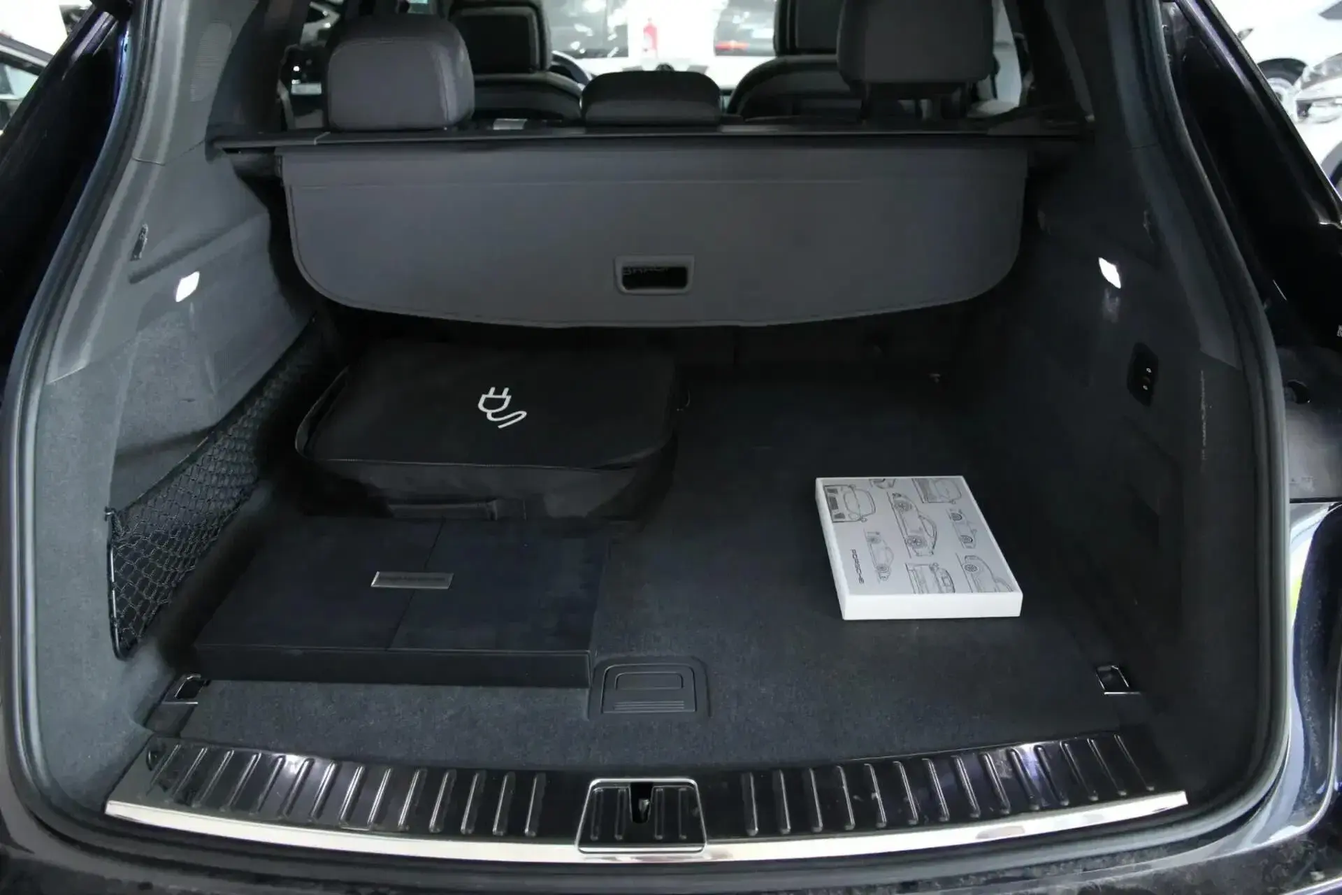 Porsche Cayenne E-Hybrid Platinum Edition 27