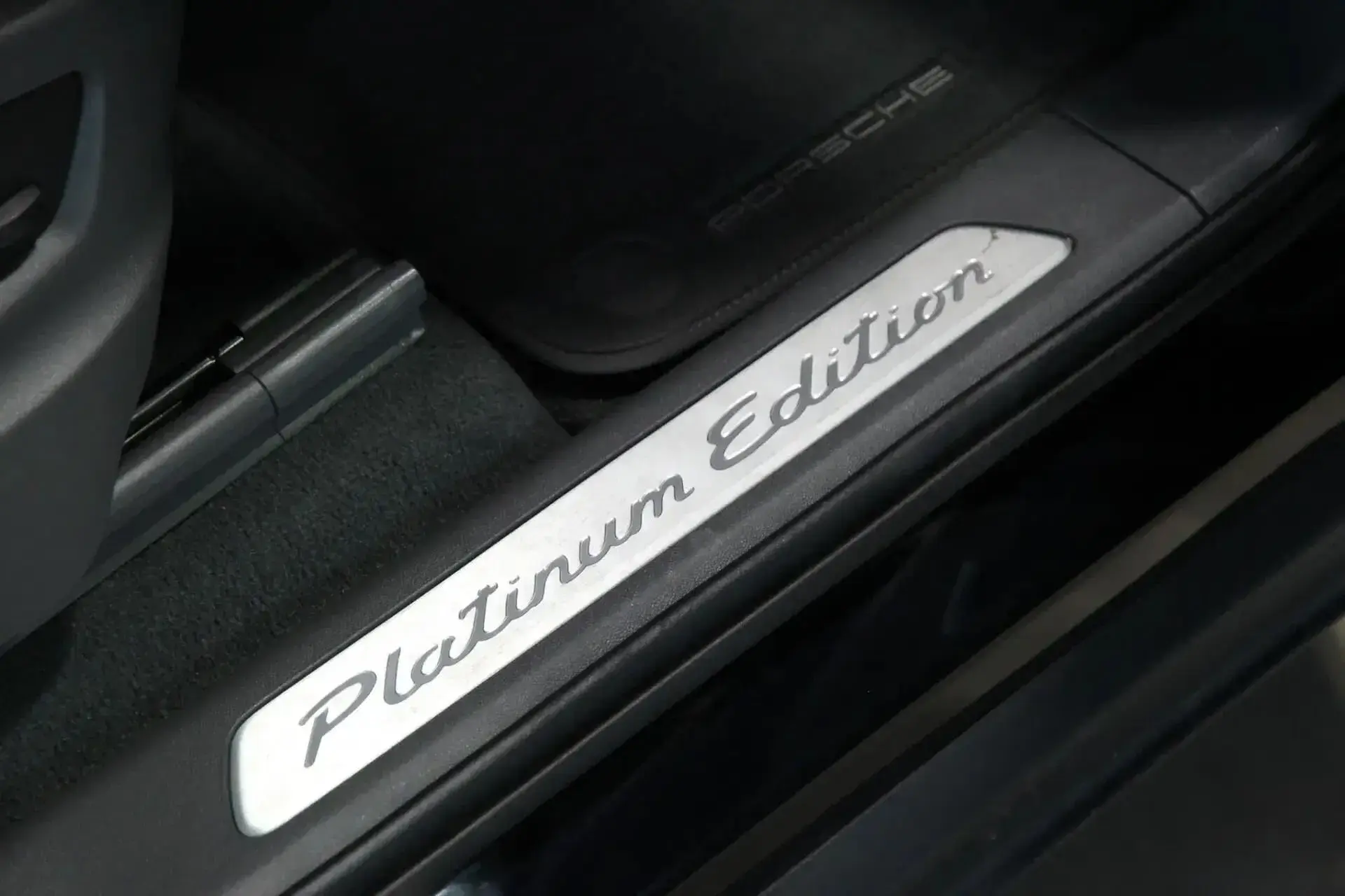 Porsche Cayenne E-Hybrid Platinum Edition 40