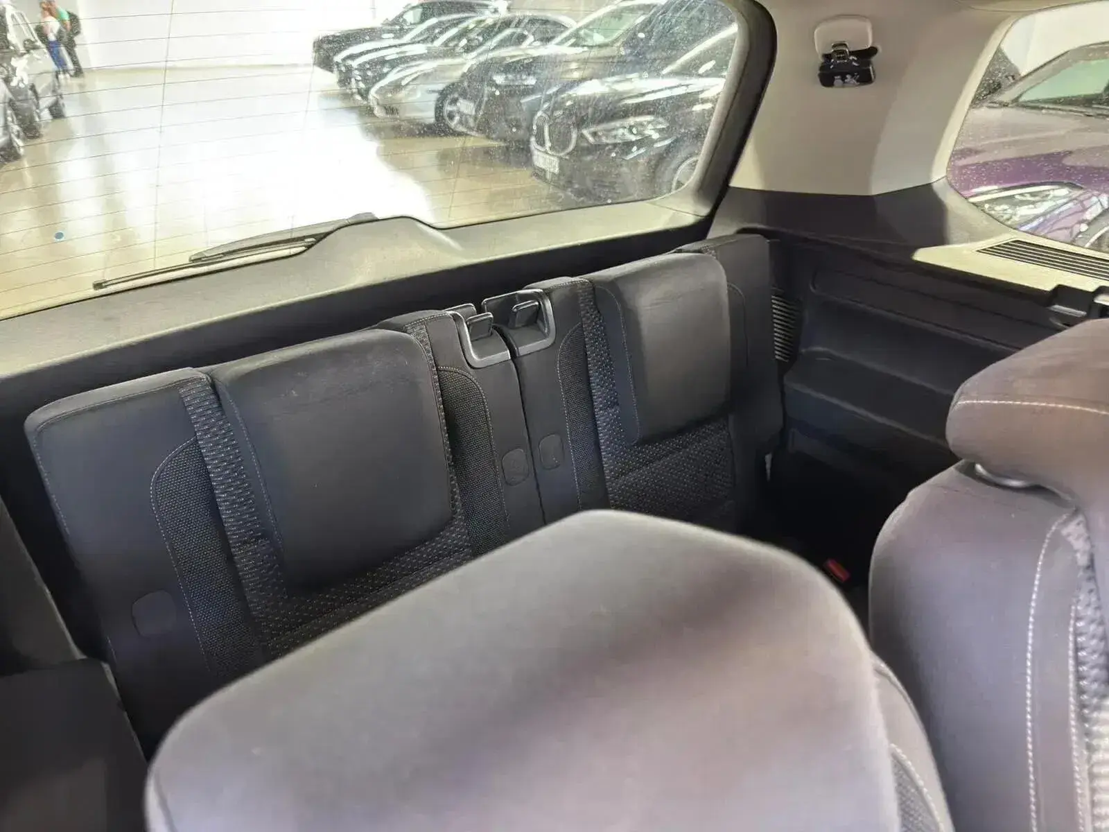 Volkswagen Touran 2.0 TDI Confortline 10