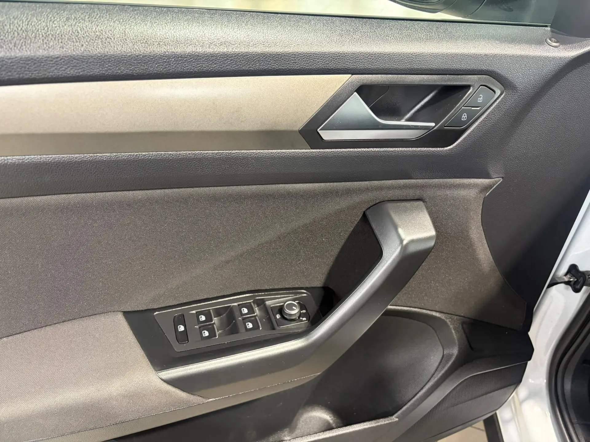 Volkswagen T-Roc 12