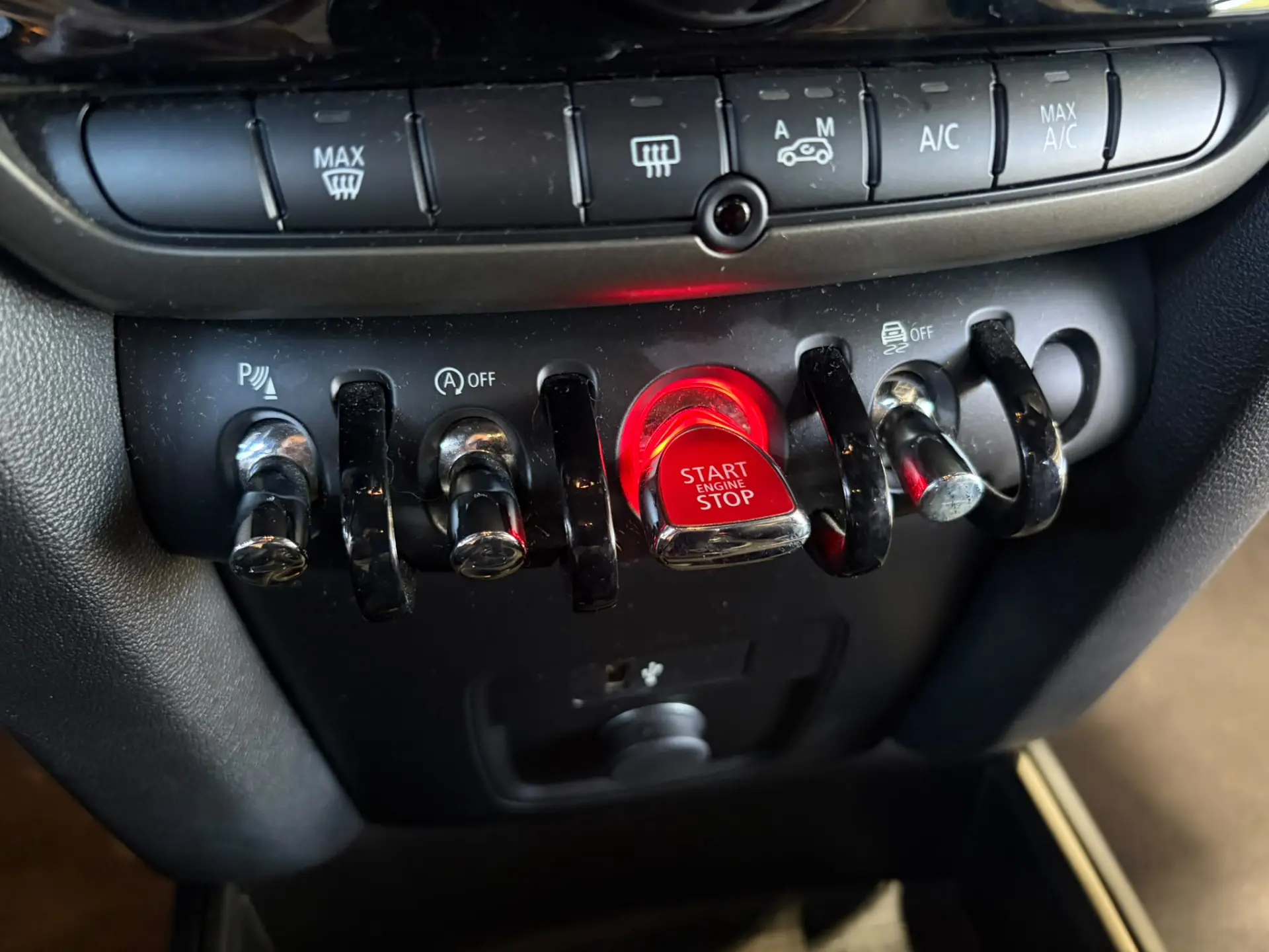 MINI Countryman Auto D Black Edition 19
