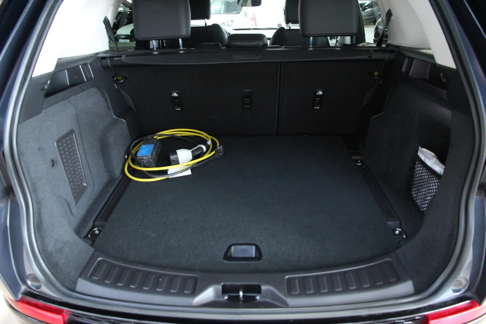 Land Rover Discovery Sport 1.5 I3 P300e AWD SE 26