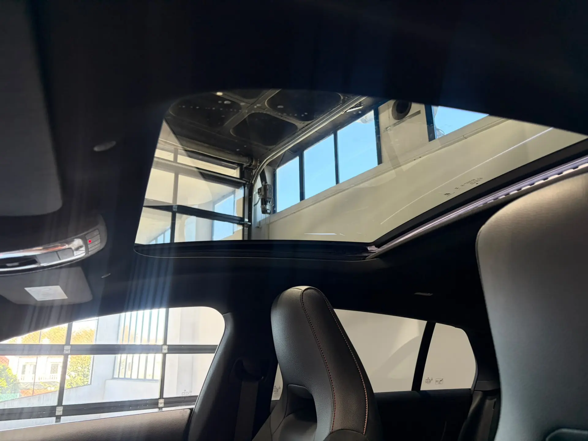 Mercedes-Benz CLA 250 e 8G-DCT AMG Line 18