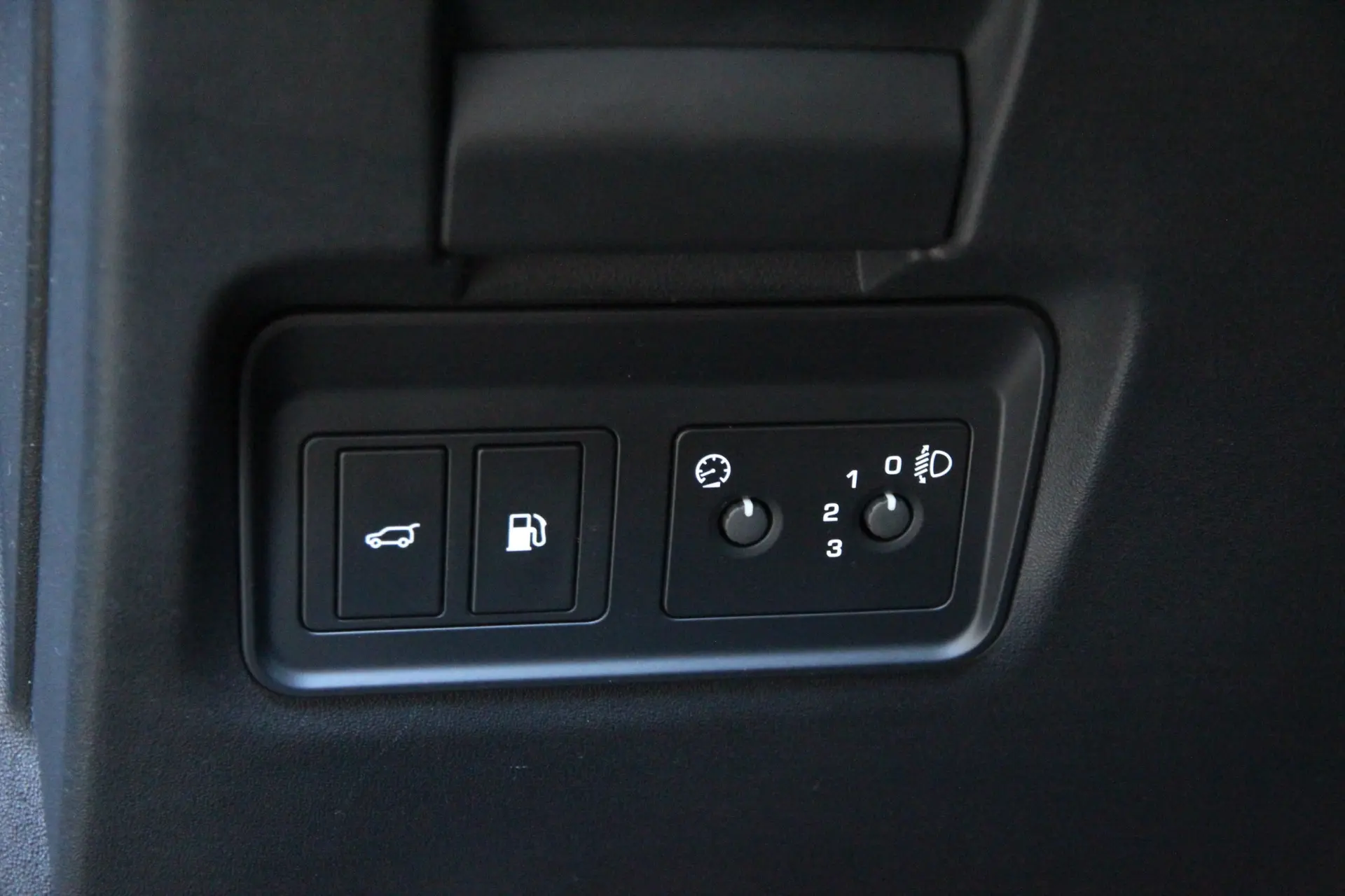 Land Rover Discovery Sport 1.5 I3 P300e AWD SE 11