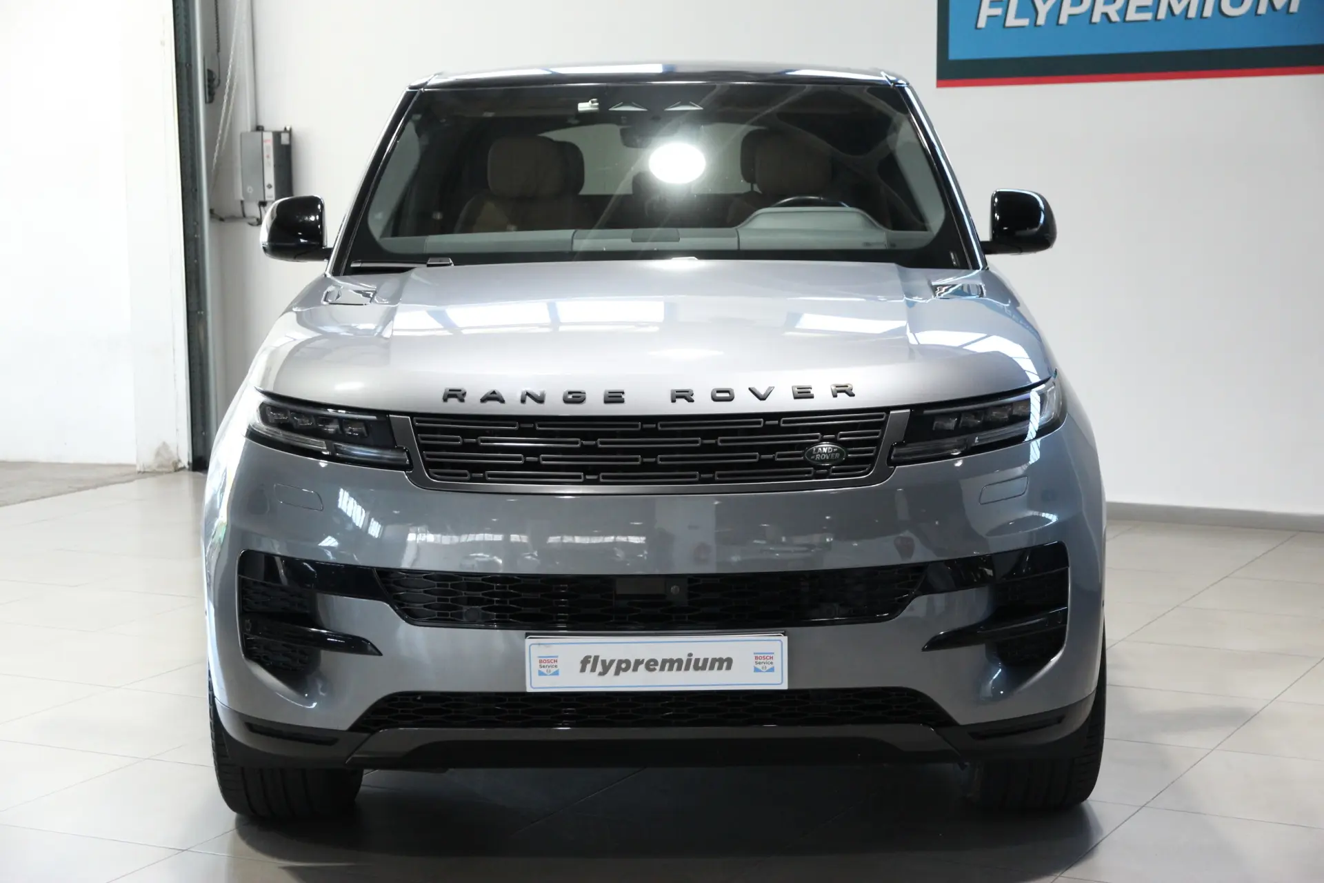Land Rover Range Rover Sport 3.0 P440e Dynamic SE 2