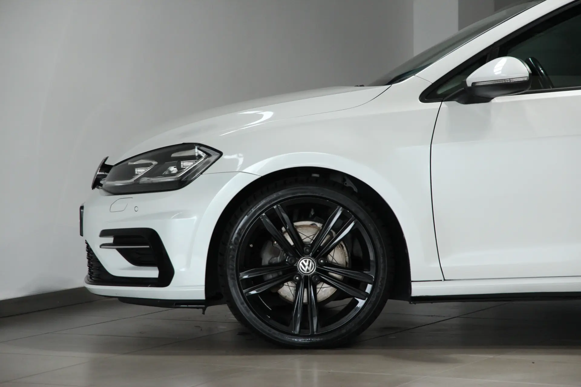 Volkswagen Golf 1.6 TDI R-Line DSG 23