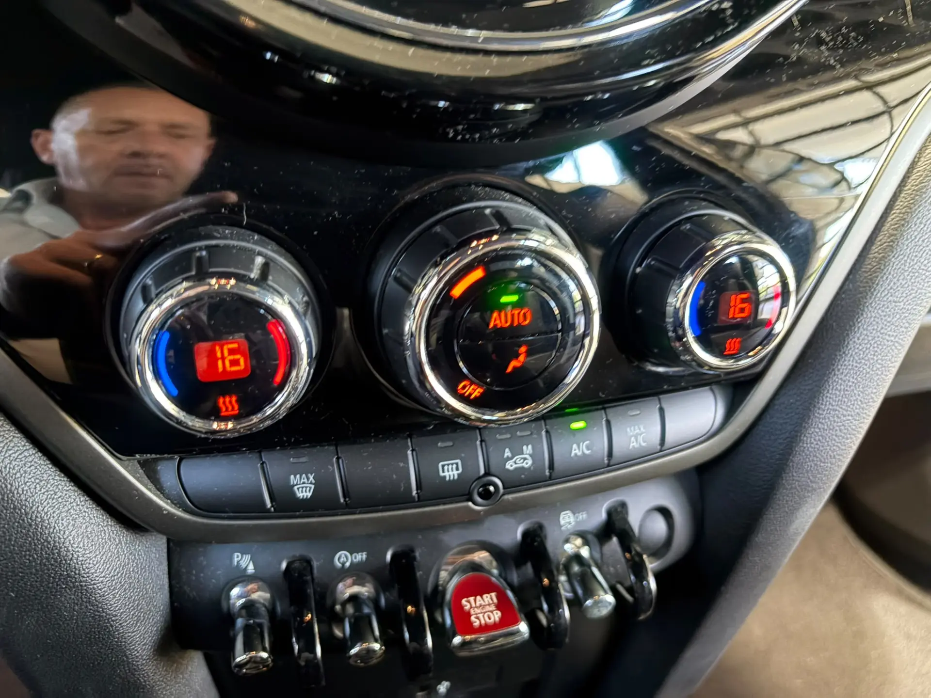 MINI Countryman Auto D Black Edition 13