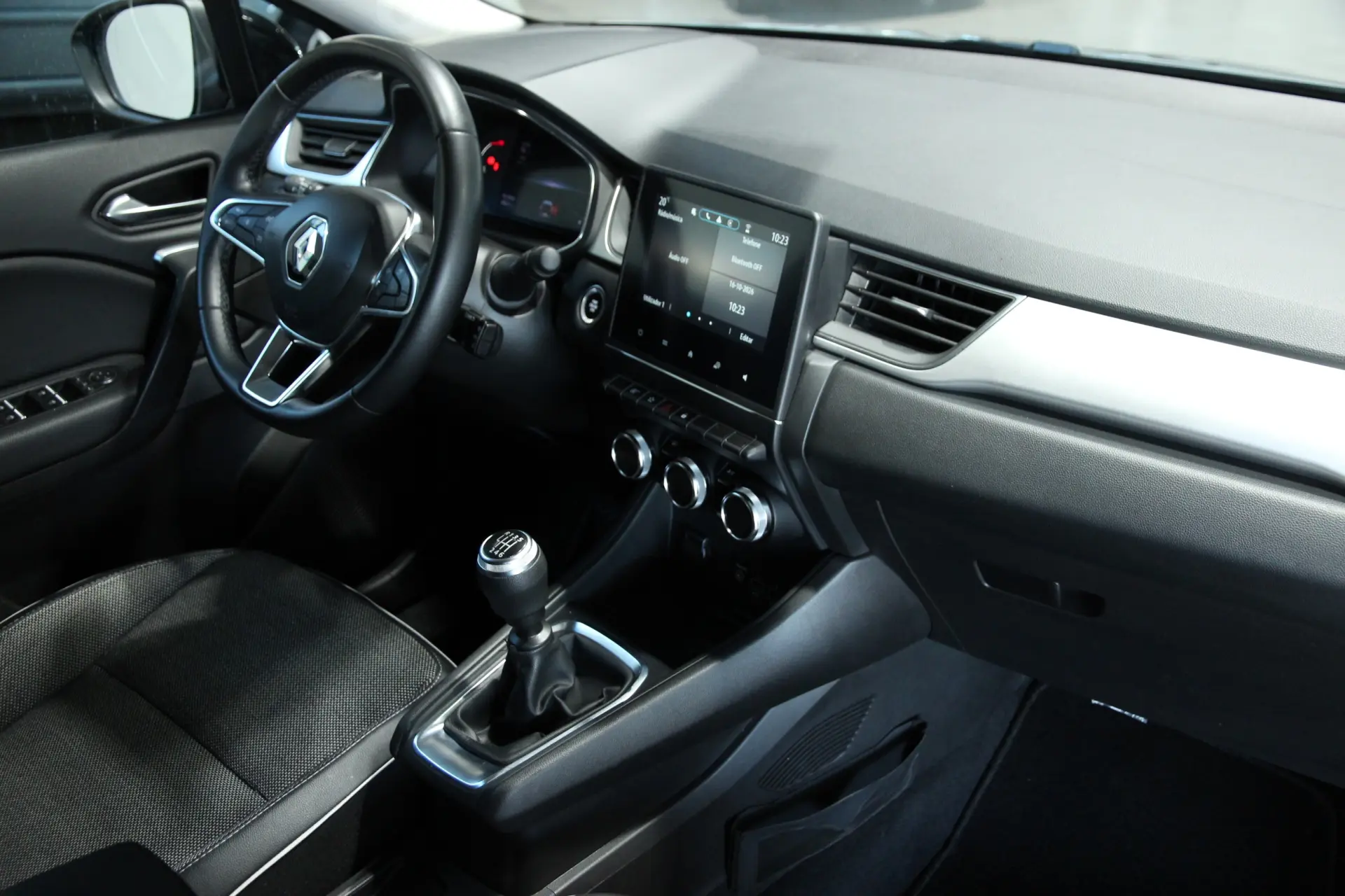 Renault Captur Outro 8
