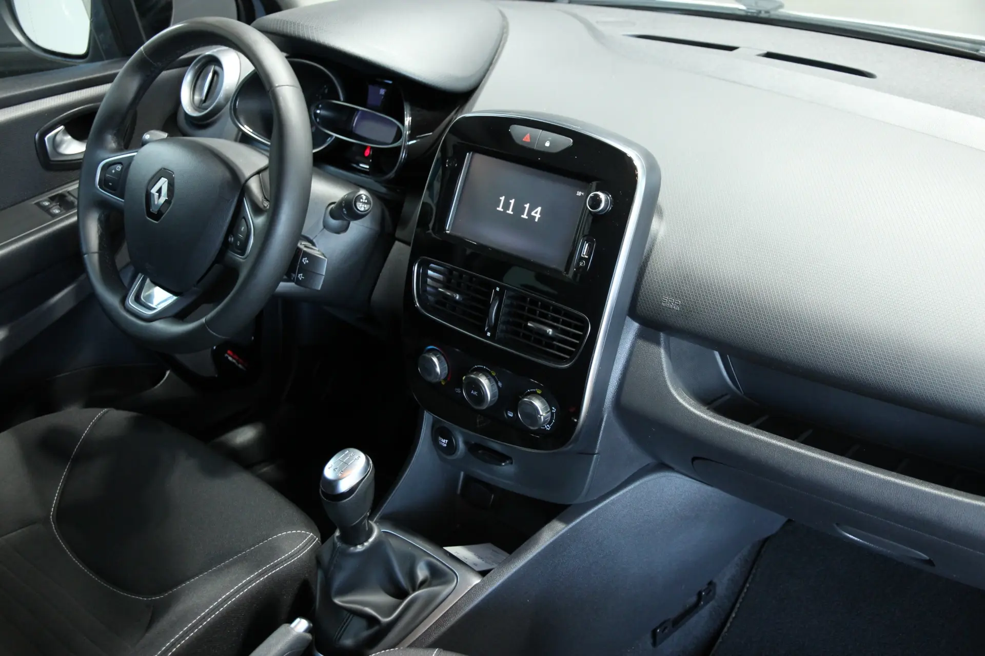 Renault Clio 0.9 TCe Limited Edition 15