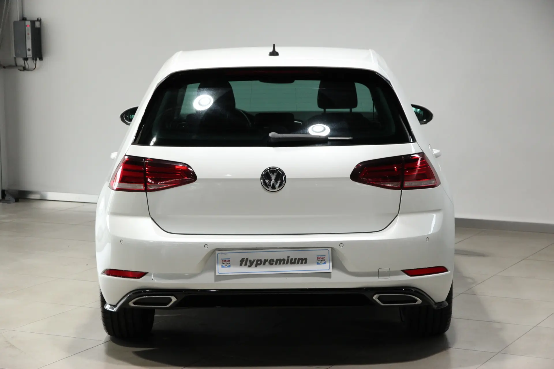 Volkswagen Golf 1.6 TDI R-Line DSG 24