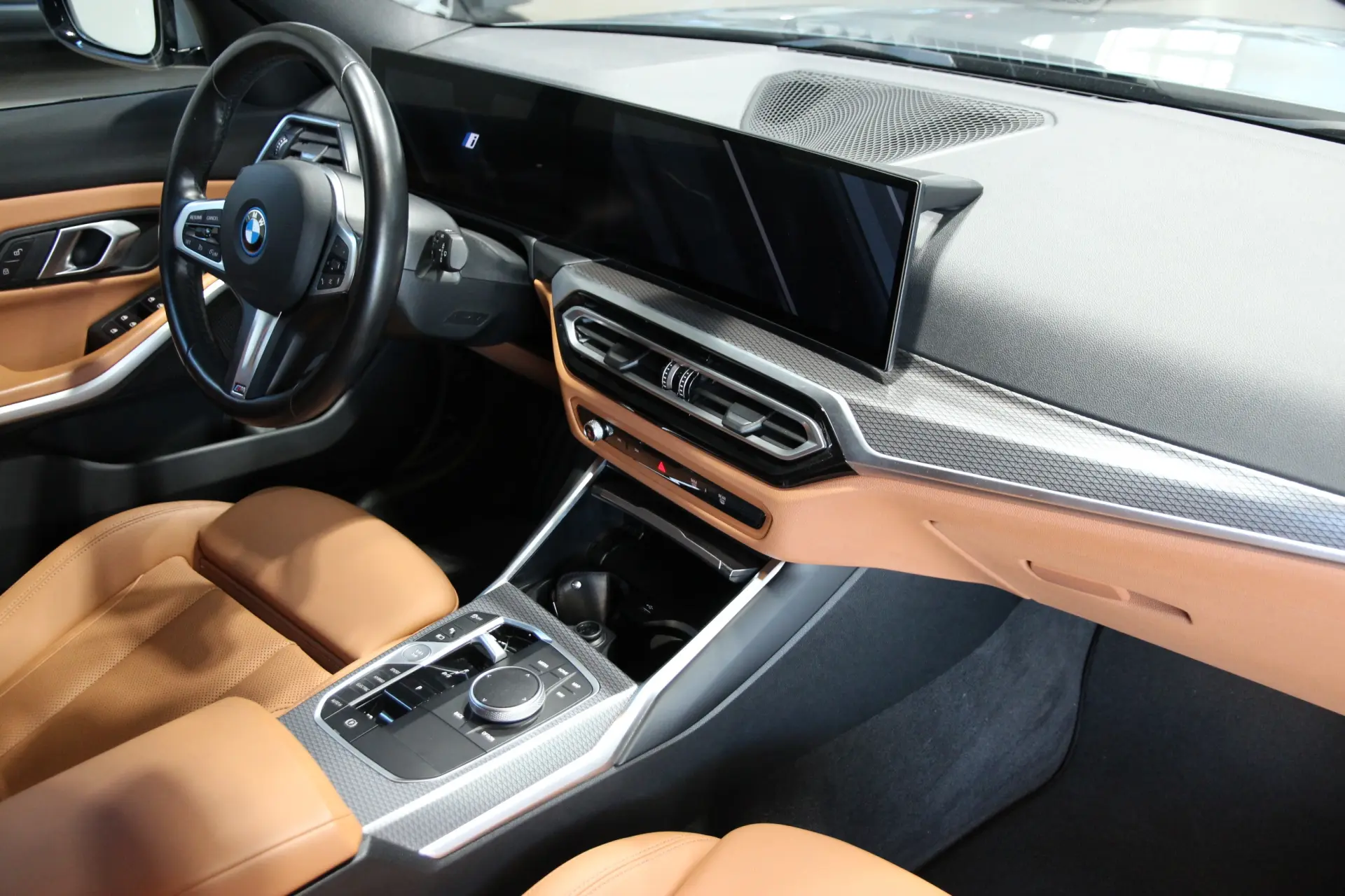 BMW 330 e Pack Desportivo M Auto 7