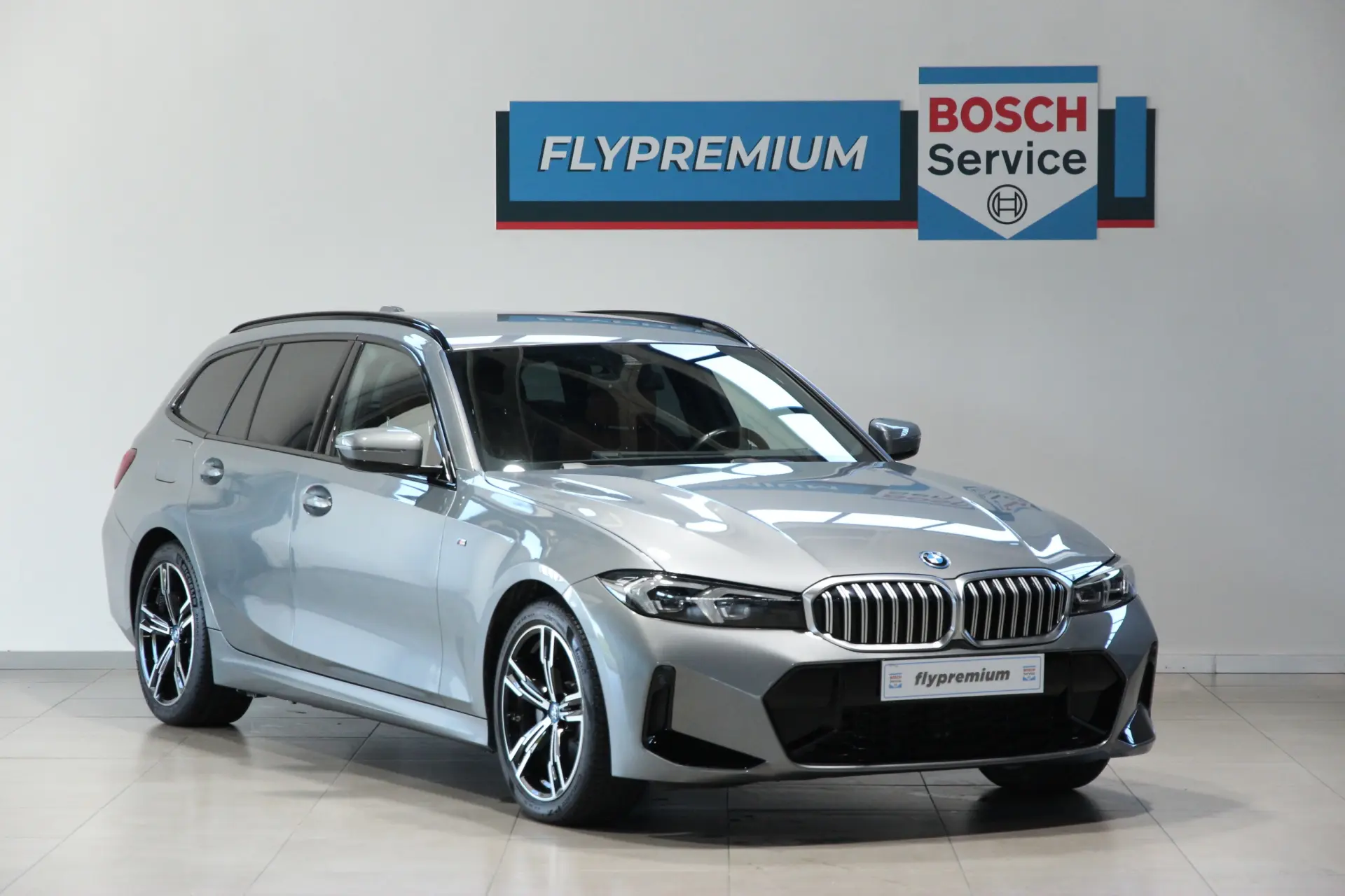 BMW 330 e Pack Desportivo M Auto 1