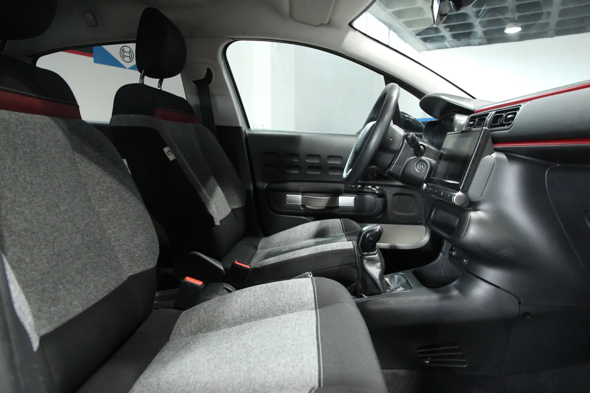 Citroen C3 1.2 PureTech C-Series 6