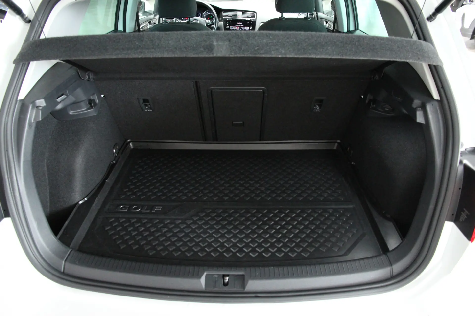 Volkswagen Golf 1.6 TDI R-Line DSG 21