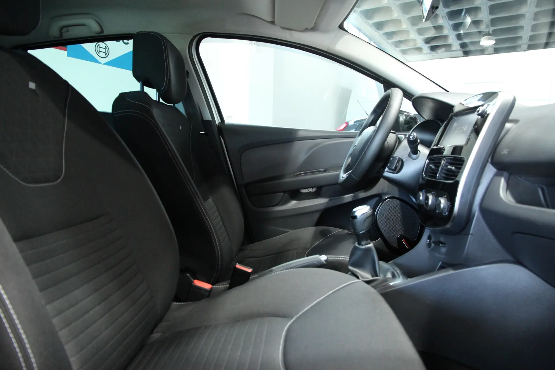 Renault Clio 0.9 TCe Limited Edition 17