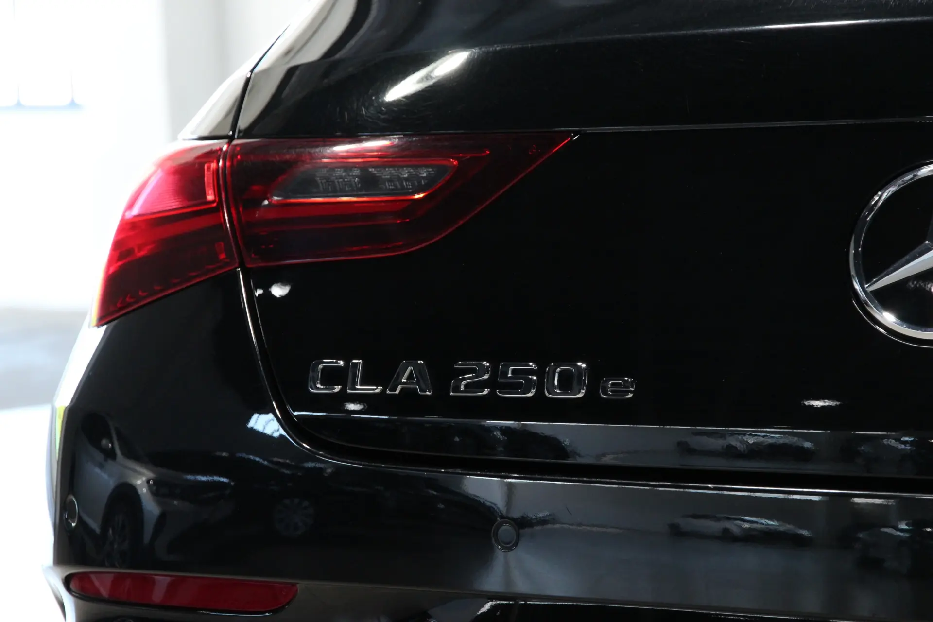 Mercedes-Benz CLA 250 e Shooting Brake AMG Line 30