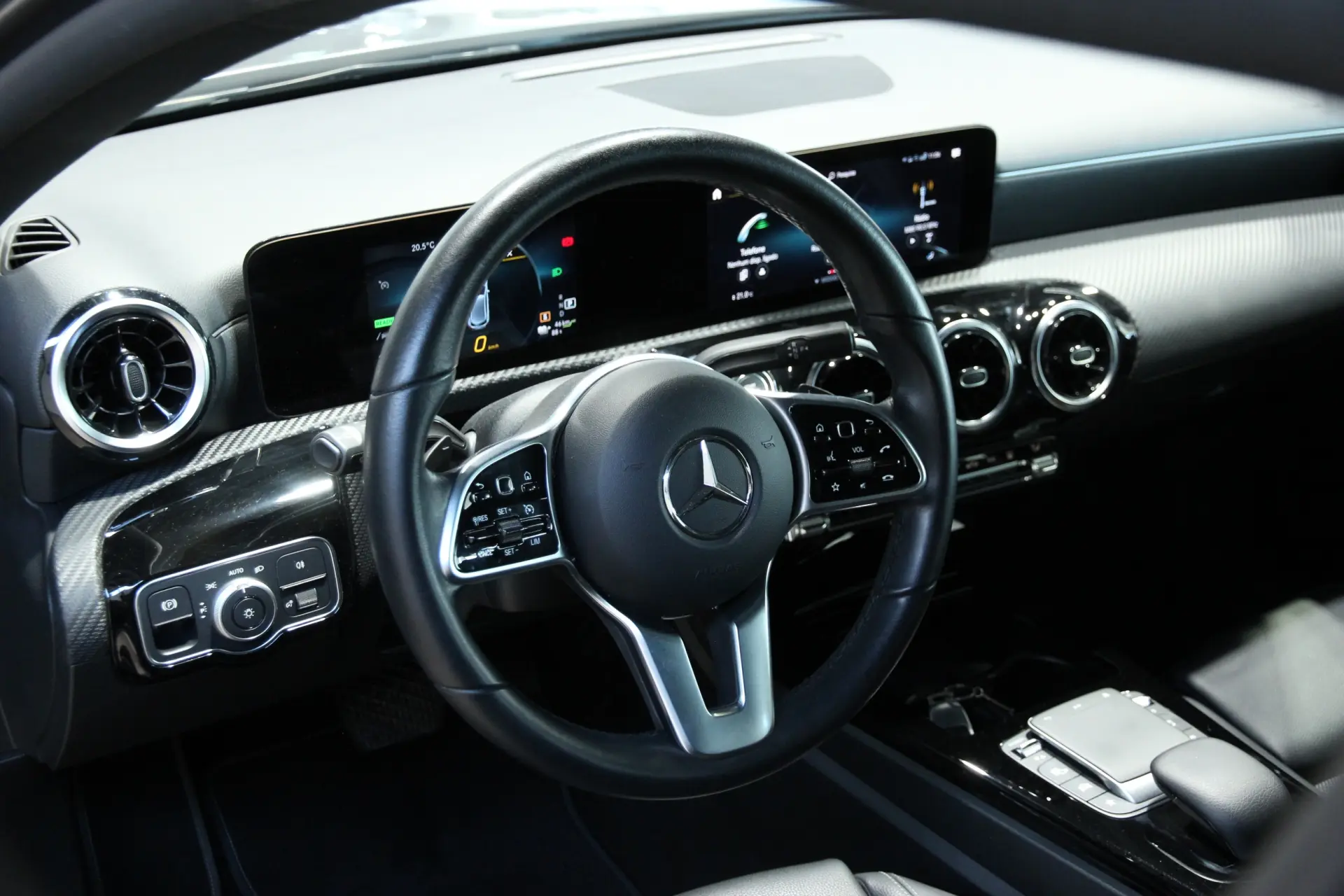 Mercedes-Benz A 250 e Style Plus 8