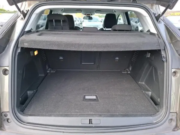 Peugeot 3008 1.2 PureTech Allure Pack EAT8 10