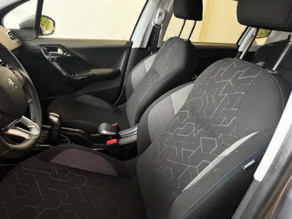 Peugeot 2008 1.2 PureTech Allure 29