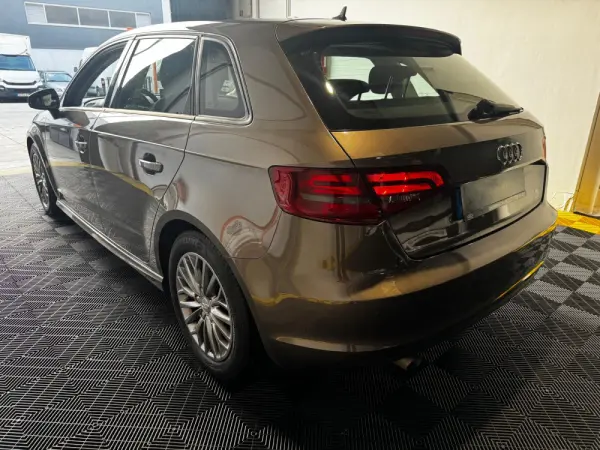 Audi A3 1.6 TDI DPF S line Sport Pack 14