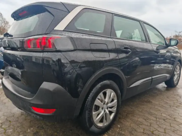 Peugeot 5008 1.2 PureTech Allure Pack EAT8 4