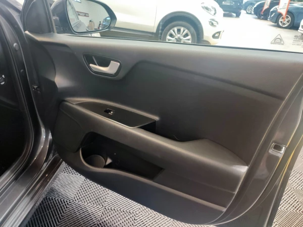 Kia Rio 48