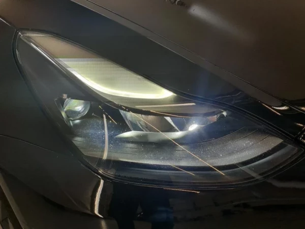 Tesla Model 3 4