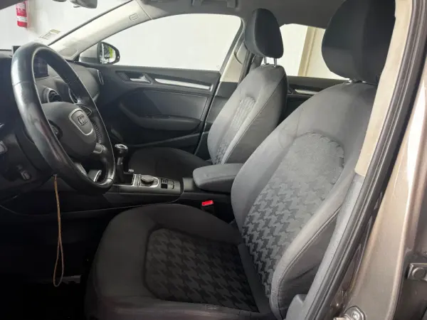 Audi A3 1.6 TDI DPF S line Sport Pack 28