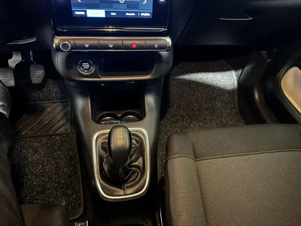 Citroën C3 1.2 PureTech Shine 32