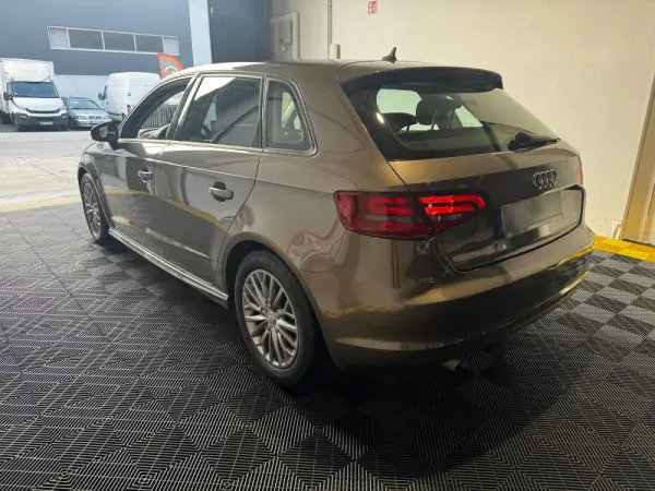 Audi A3 1.6 TDI DPF S line Sport Pack 13