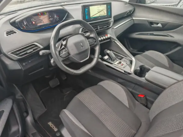 Peugeot 5008 1.2 PureTech Allure Pack EAT8 12