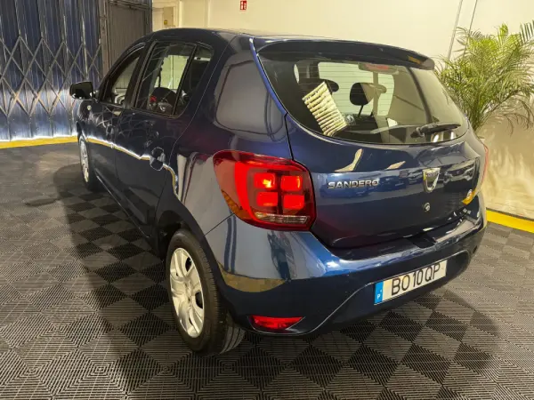 Dacia Sandero 1.0 SCe Essential 6