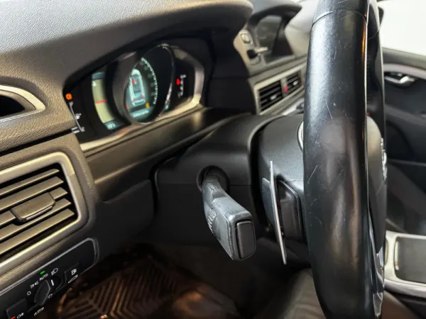 Volvo XC 70 2.0 D4 Momentum Geartronic 21