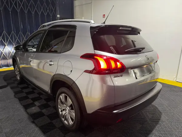 Peugeot 2008 1.2 PureTech Allure 8