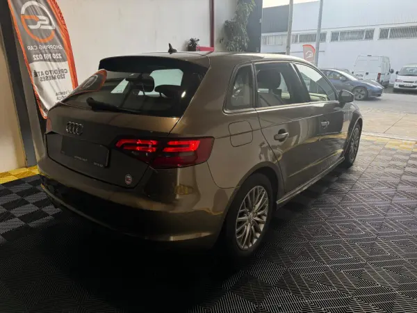 Audi A3 1.6 TDI DPF S line Sport Pack 8