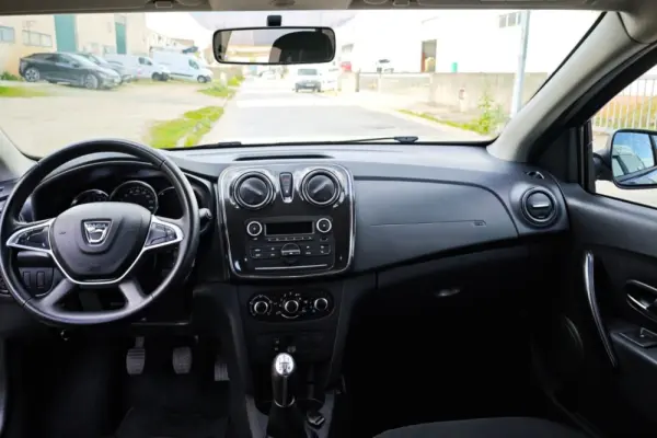 Dacia Sandero 1.0 SCe Essential 8